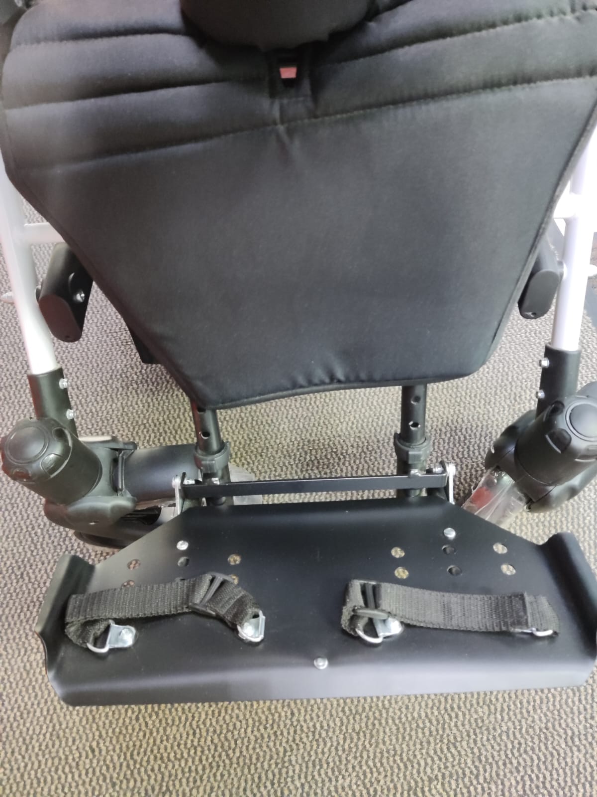 Коляска-прогулочная Junior рост(ребенка 130 см, литые колеса) фото 8