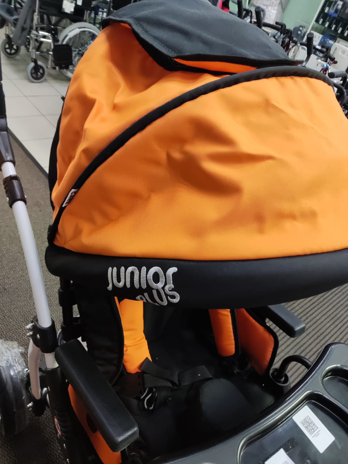 Коляска-прогулочная Junior рост(ребенка 130 см, литые колеса) фото 1